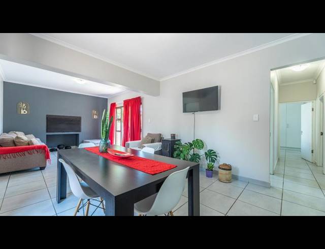 3 BEDROOM HOUSE FOR SALE IN VIKING VILLAGE